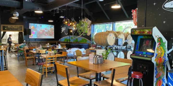 Four Quarters Brewing