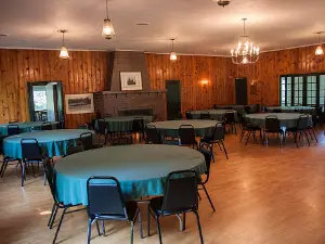 Sauganash Country Club
