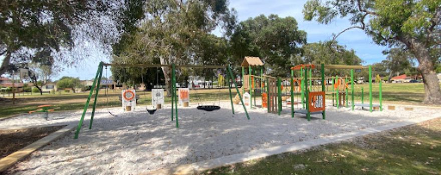 Montes Park Playground
