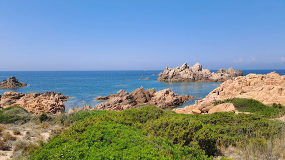 Spiaggia di Cala Canneddi | Cala Rossa