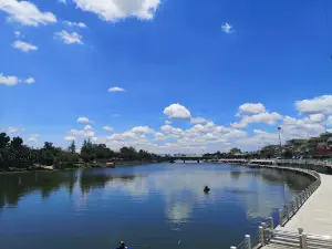 หอศิลป์ร่วมสมัยเถ้า ฮง ไถ่ ดีคุ้น