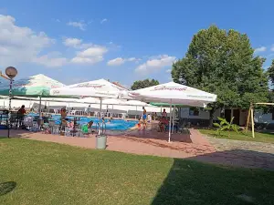 Swimming pool Popovitsa