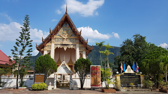 Wat Dulyaram (Wat Chalung)