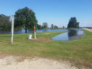 Wapsi Oaks Country Club