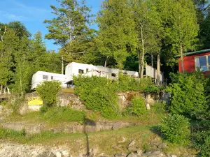 Mindemoya Court Cottages & Campground