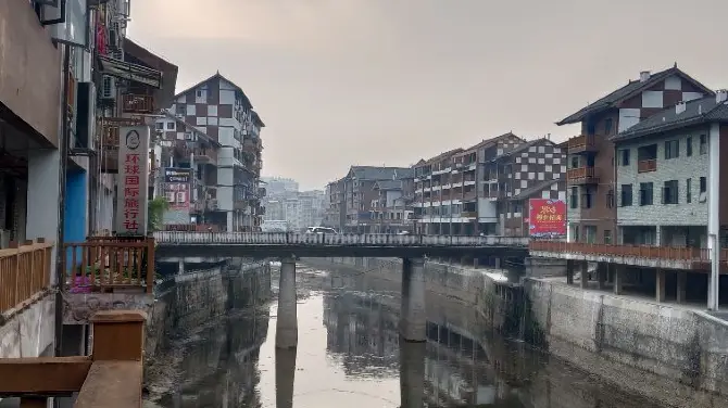 喳西泰水城