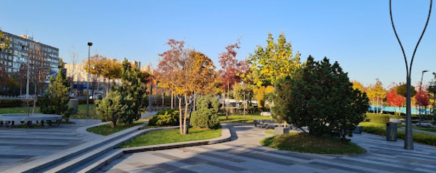 Pryberezhnyy square