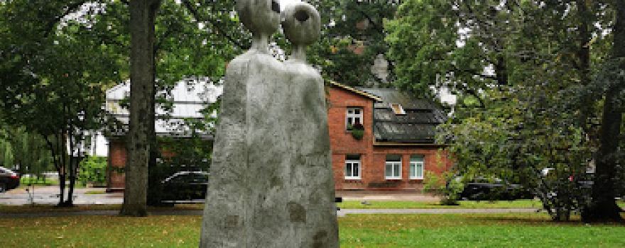 Skulptūra "Bučotāji"