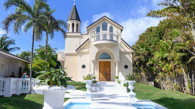 Paradise Cove Crystal Chapel