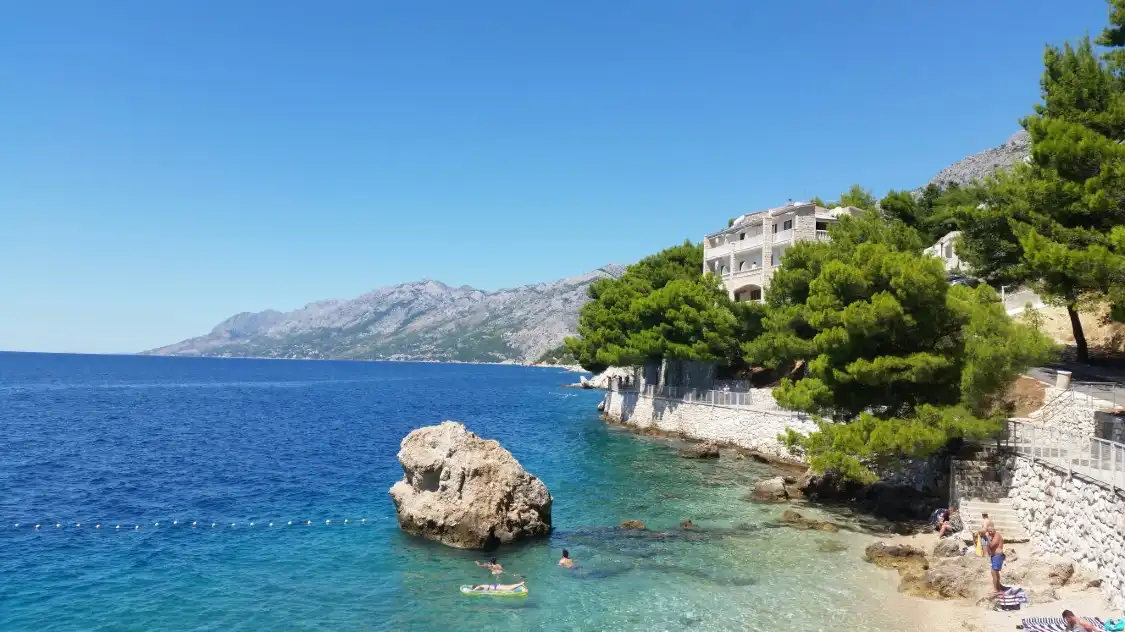Hotels near Punta Rata Beach