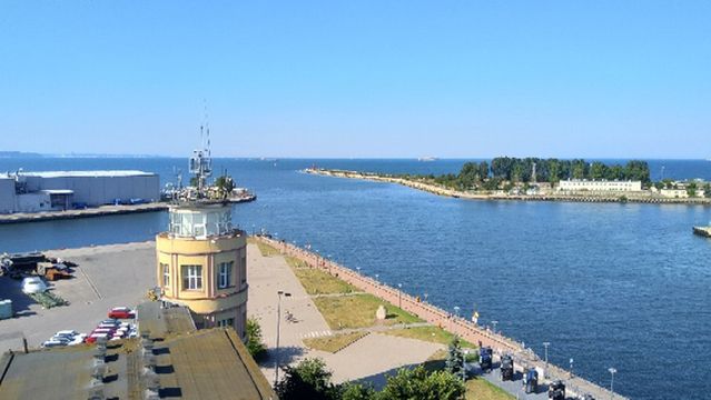 Nowy Port Lighthouse