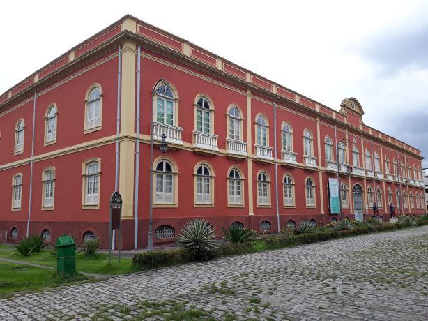 Praça da Polícia (Praça Heliodoro Balbi)