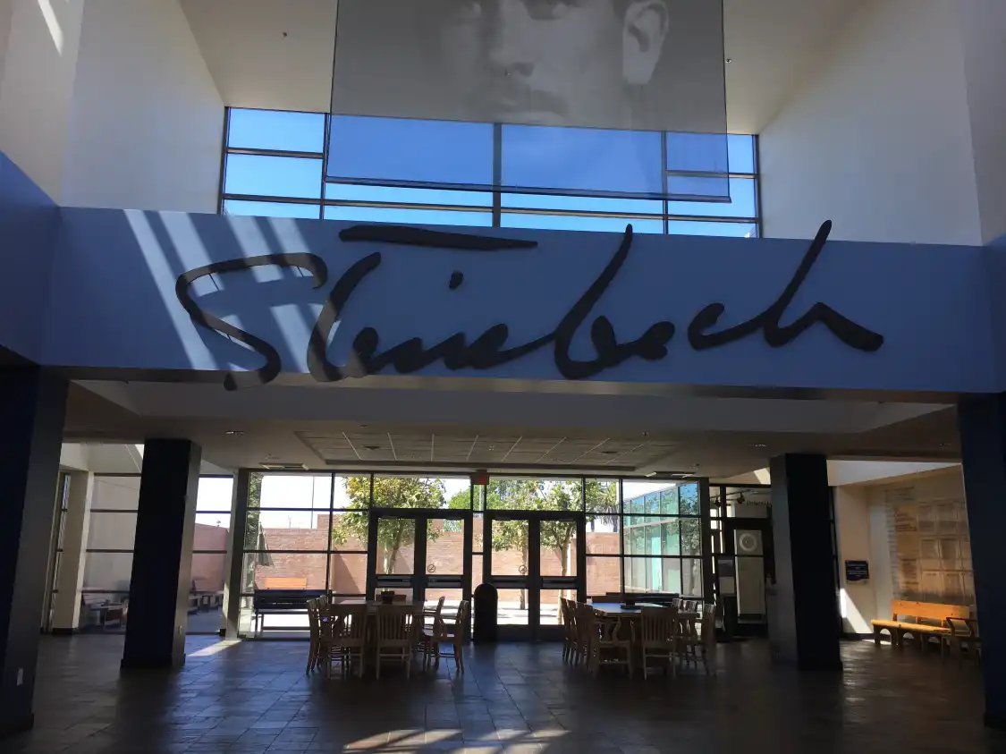 Hotels near National Steinbeck Center