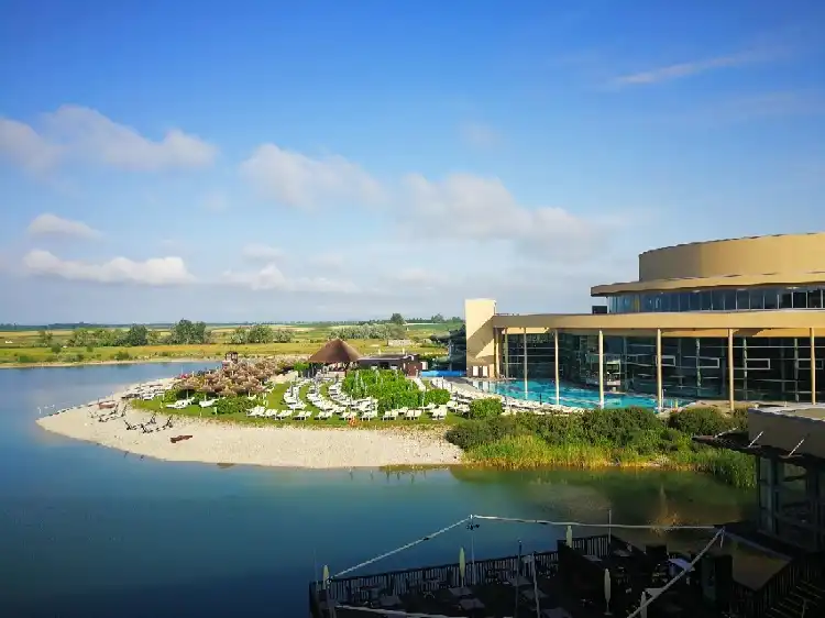 Hotels near St Martins Therme & Lodge