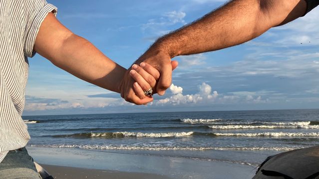 Brokeatoe Horseback Riding on the Beach