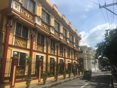 Hotels near Memorare Manila Monument