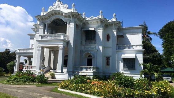 Nelly Garden Mansion