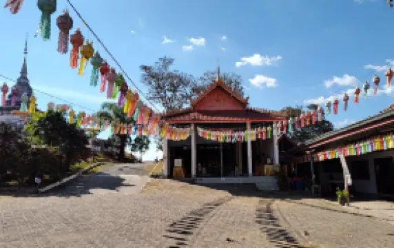 วัดพระธาตุเขาน้อย