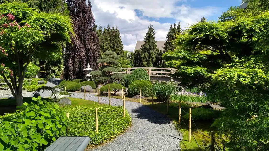 Hotels near Kasugai Gardens