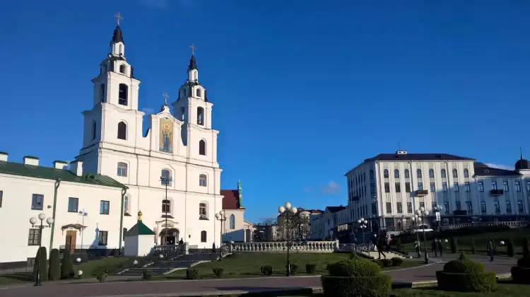 Hotels near Cathedral of the Holy Spirit