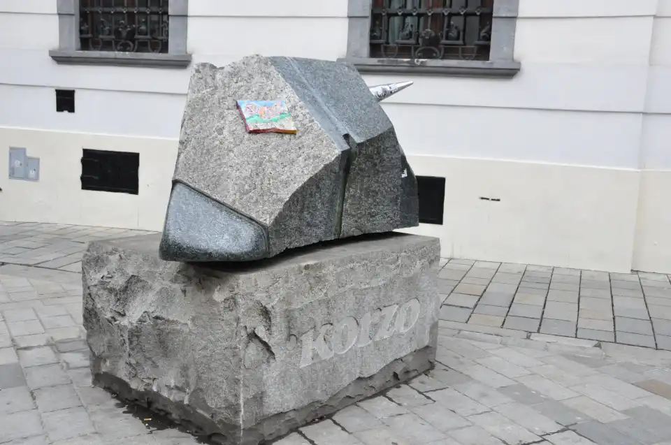 3_Stone Korzo