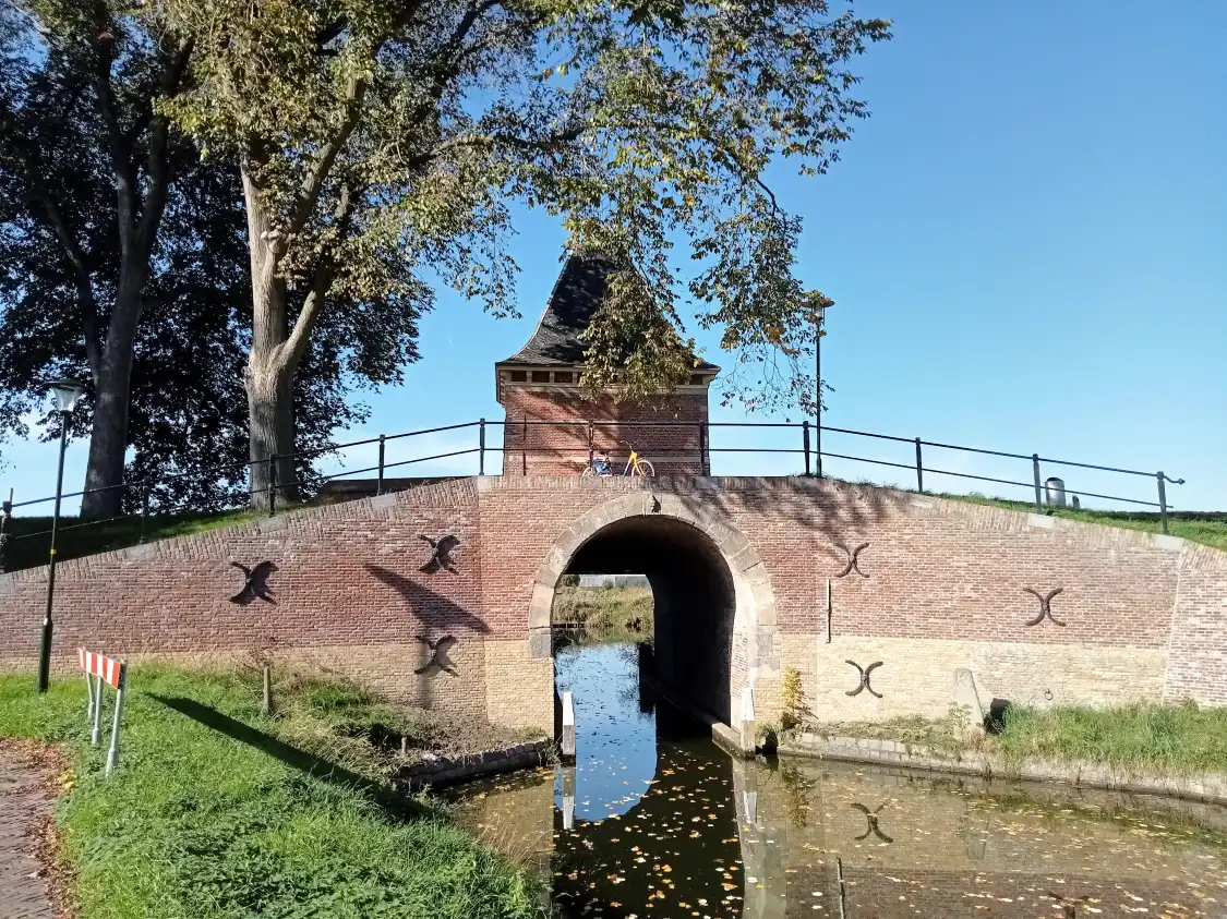 Hotels near Waterpoort De Boerenboom (1593)