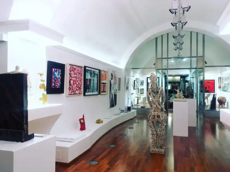 Hotels near BAART Gallery