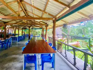Komol‘s Corner Bamboo Rafting