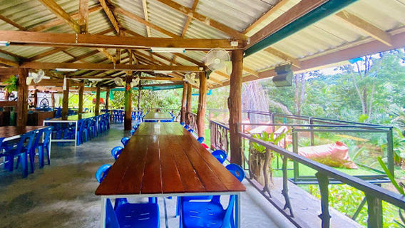 ล่องแพไม้ไผ่วังเคียงคู่ โกมล คอร์เนอร์