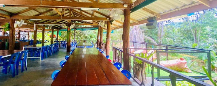 Komol‘s Corner Bamboo Rafting