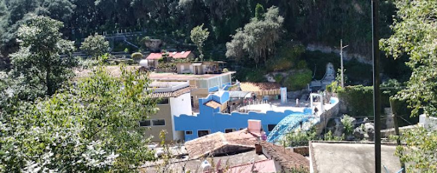 Escaleras para llegar a taquilla