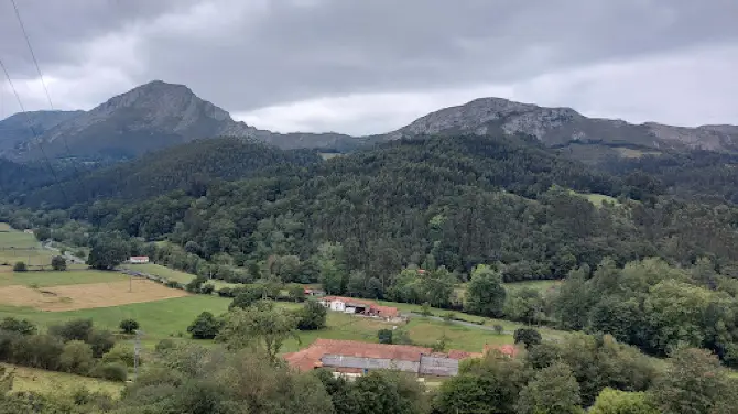 Camin Encantau, ruta senderista