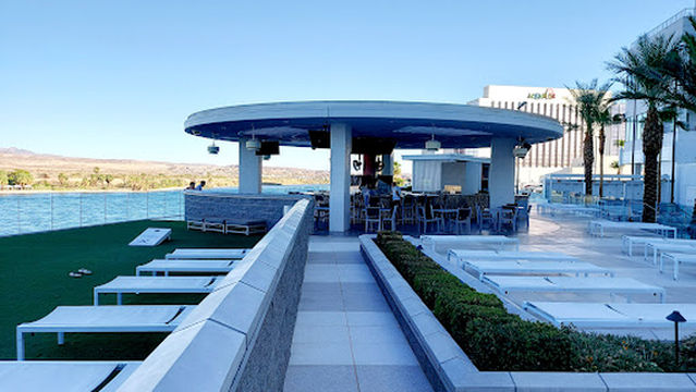 Riverside Resort Pool