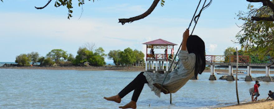 Pantai Ujunge