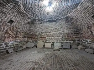 Se Gonbad Tomb Tower
