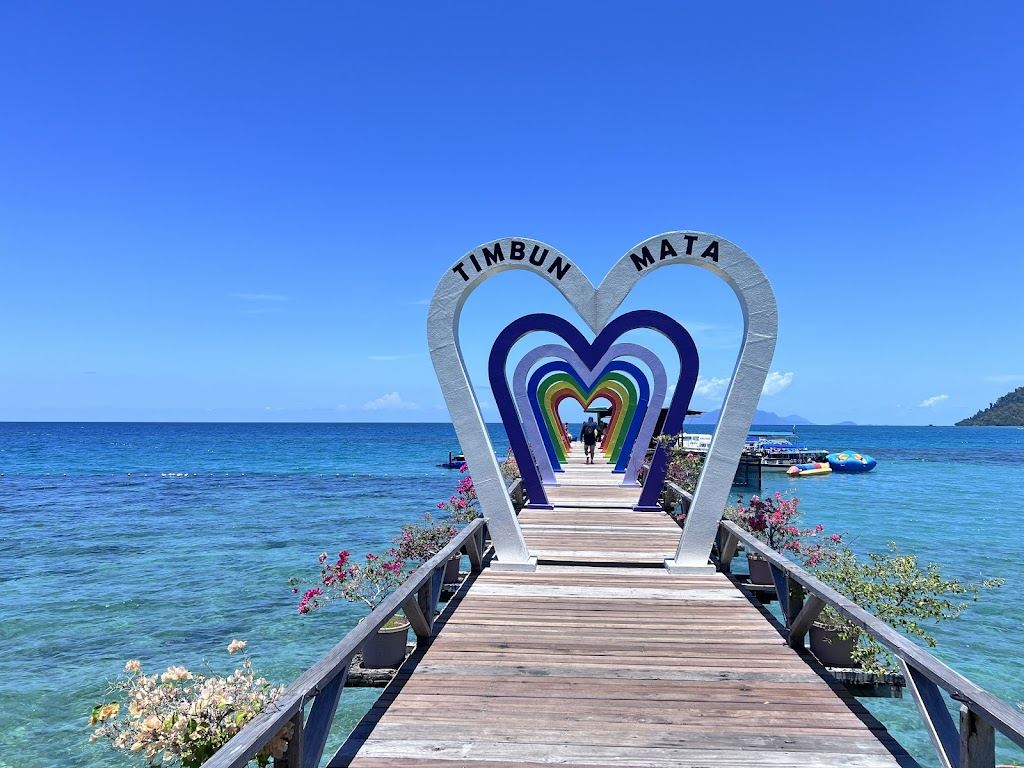 Timbun Mata Love Bay