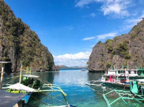Kayangan Lake View Deck