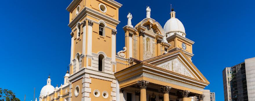 Basílica de Nuestra Señora del Rosario de Chiquinquirá y Cristo de Aranza