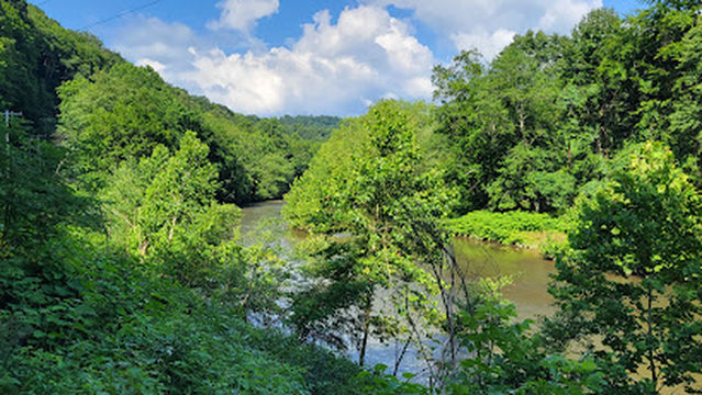 East Trailhead of Jim Mayer Riverswalk Trail