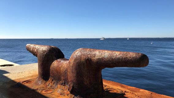 Plaza De Luna Memorial Monument