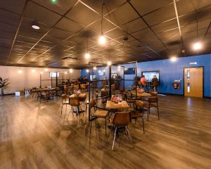 香港-伊斯特利 機票酒店 自由行