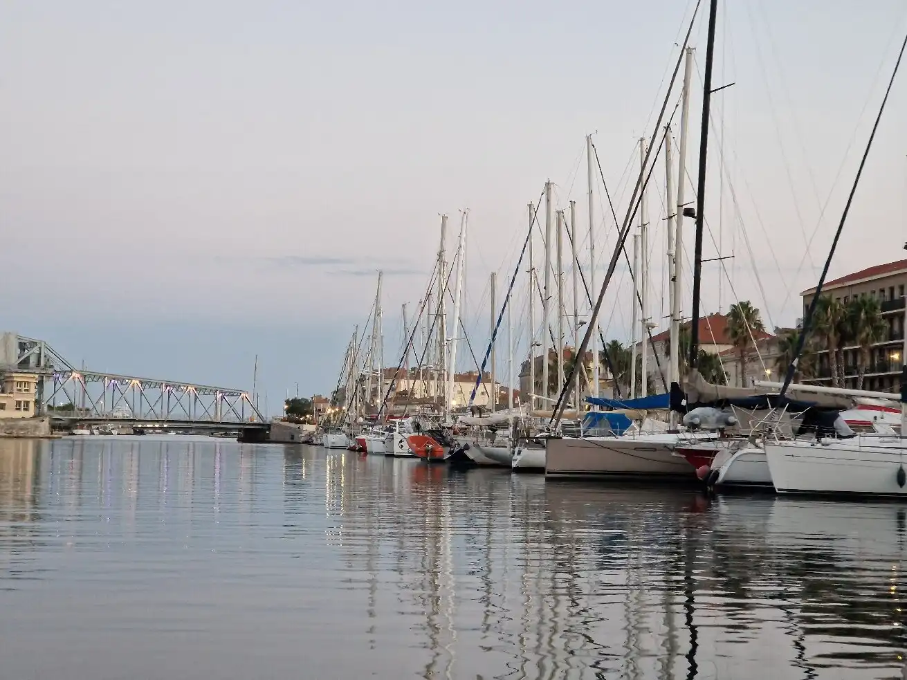 Hotels near Popeye