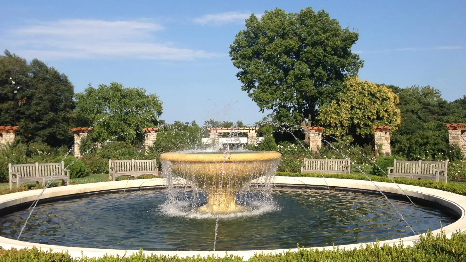 Hotels near Loose Park Rose Garden