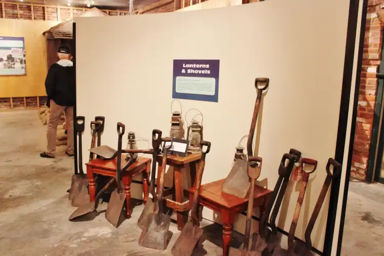 Các khách sạn gần 1927 Flood Museum