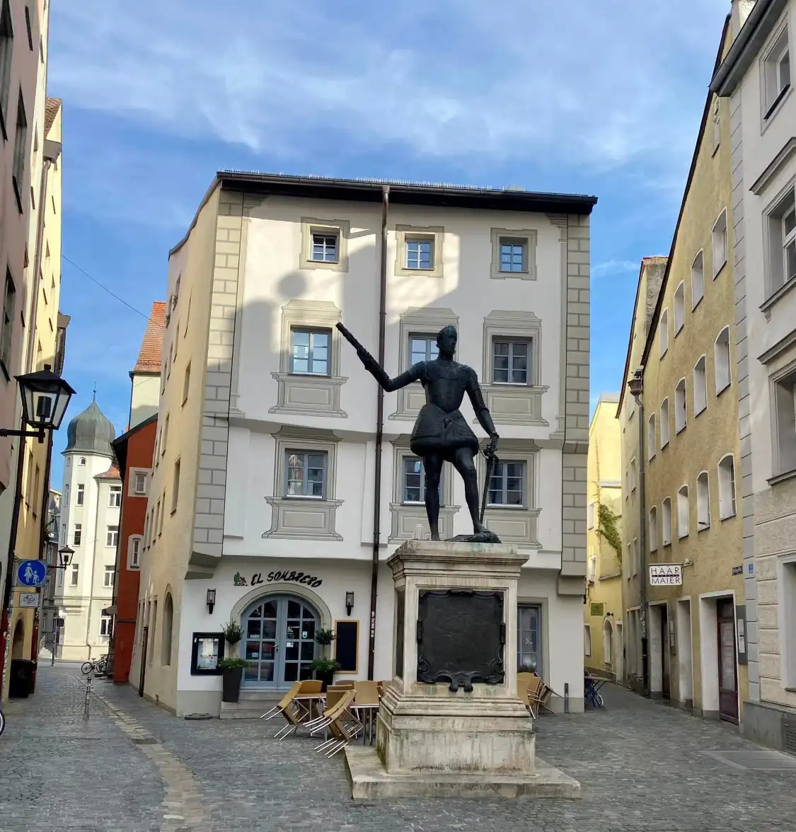 Hotel in zona Statue of Don Juan de Austria