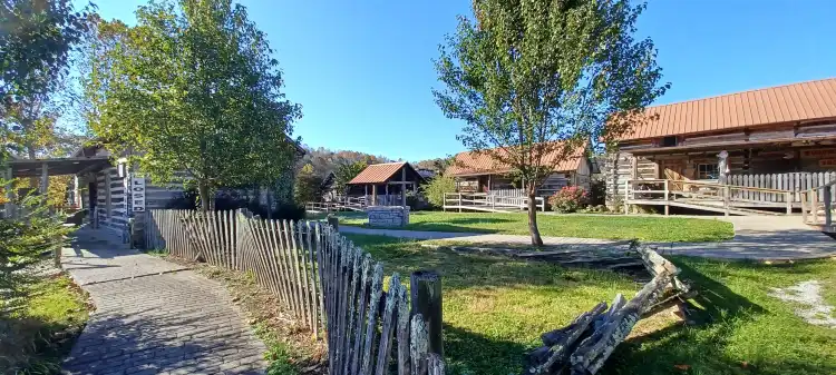 Baymont Hotels in Mount Vernon