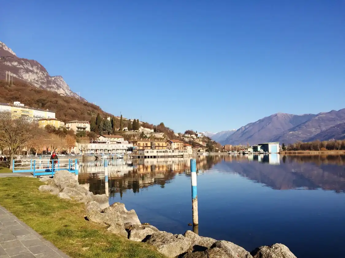 Hotels near Lovere lungolago