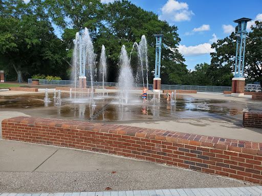 Interactive Play Fountain At River Heritage Park