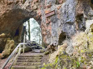 Höhlenruine Riesenburg