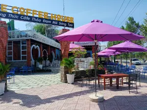 Quảng Trường Phạm Văn Đồng
